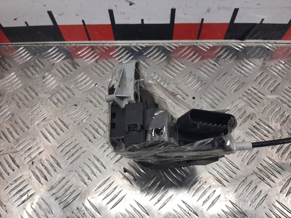 Замок двери передней правой FORD Fiesta 2008-2012