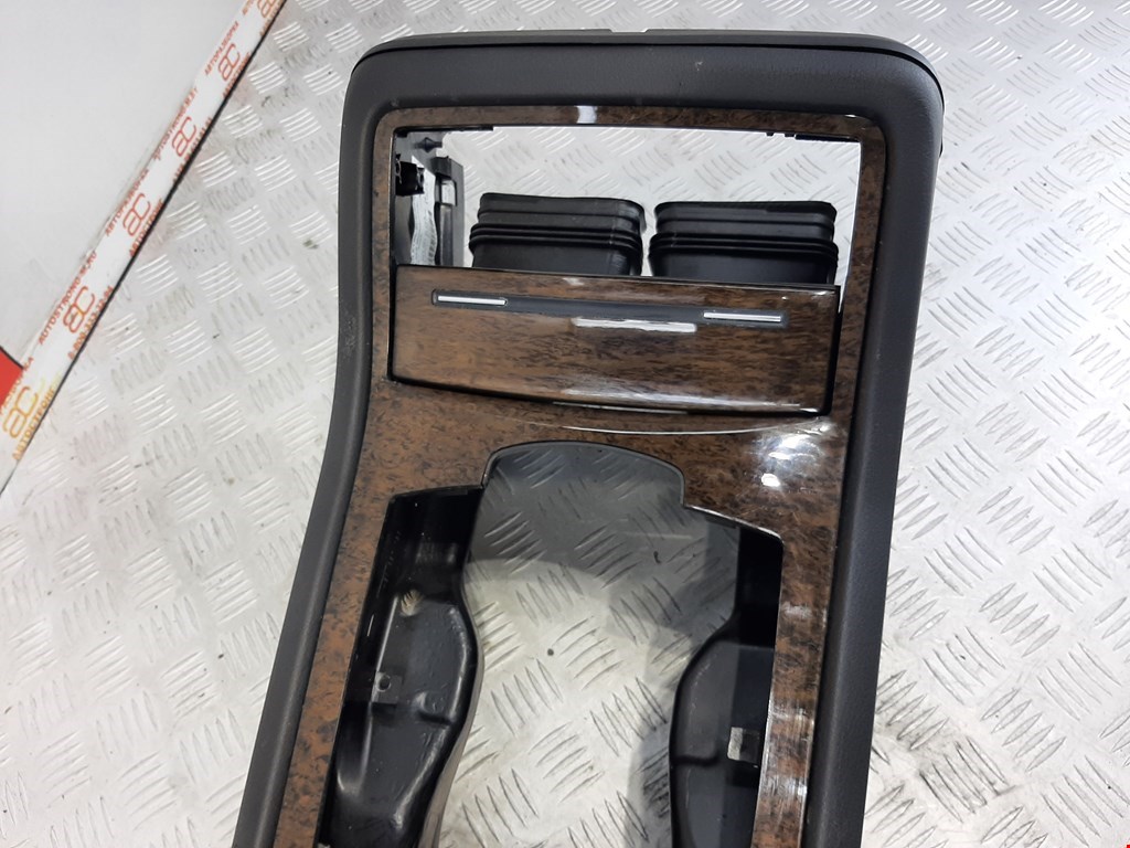 Консоль AUDI A8 D3 2003-2010