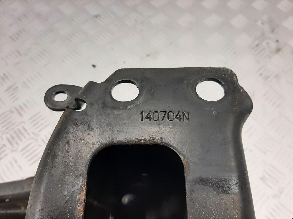 Усилитель переднего бампера (передний) SEAT Altea 2004-2015