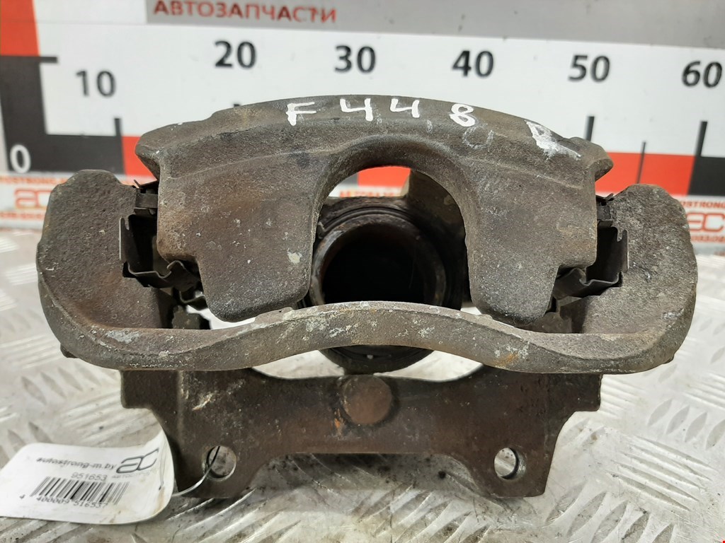 Суппорт передний правый FIAT Idea 2003-2016