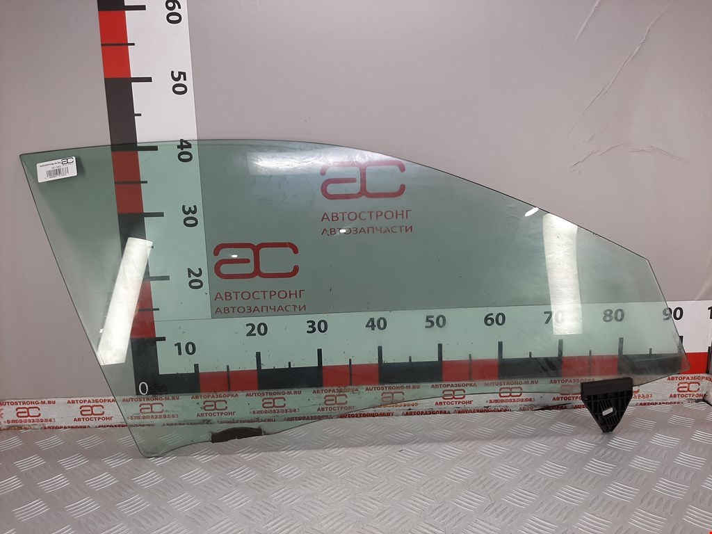 Стекло двери переднее правое AUDI A4 B6 2001-2005