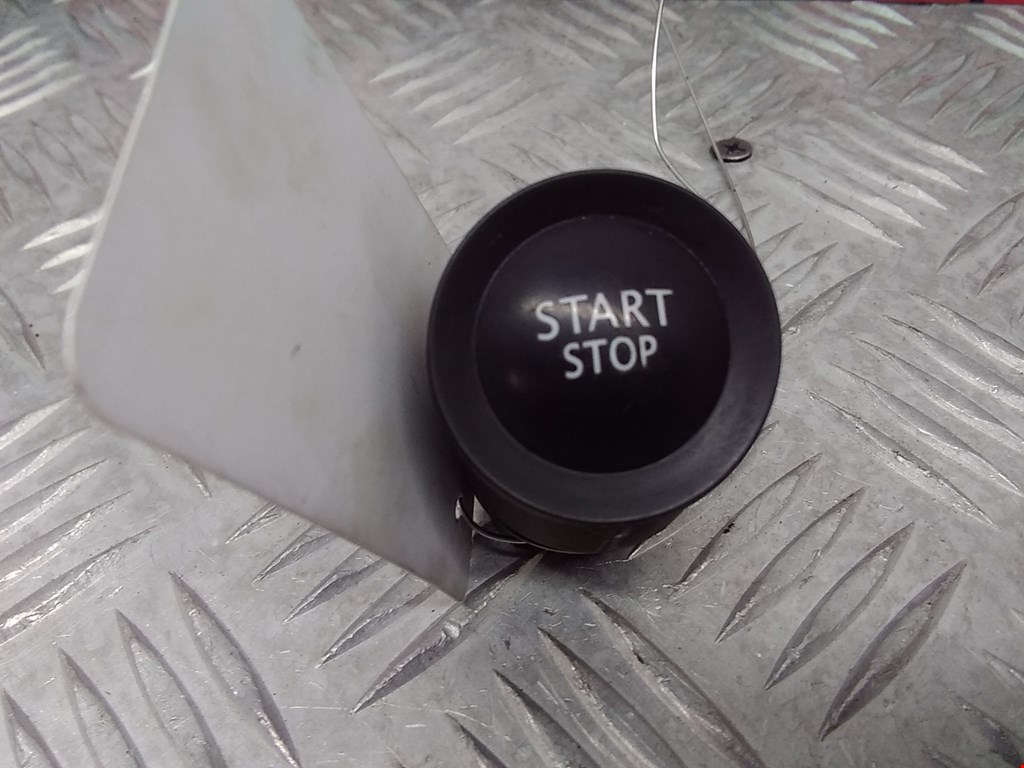 Кнопка старт-стоп (запуска двигателя) Renault Megane 2 (2002-2009)