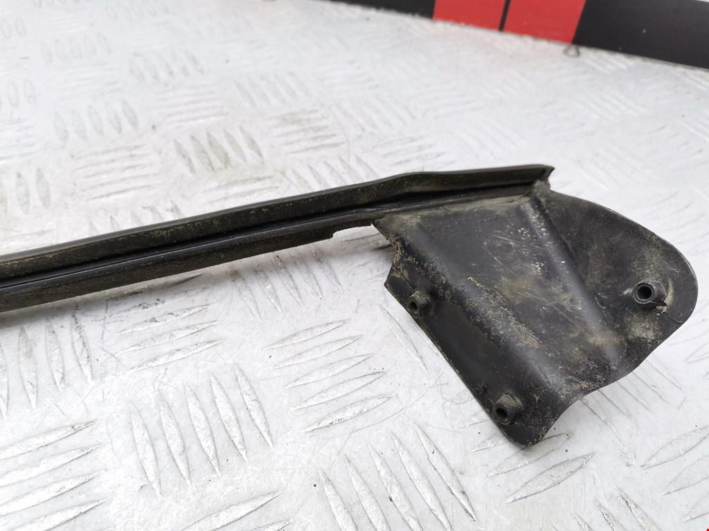 Уплотнитель (внутри) SEAT Altea 2004-2015