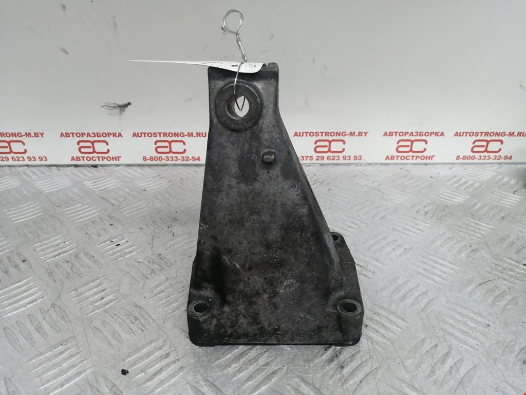 Кронштейн (крепление лапа) двигателя Mercedes Sprinter 1 (W901-905) (1995-2006)