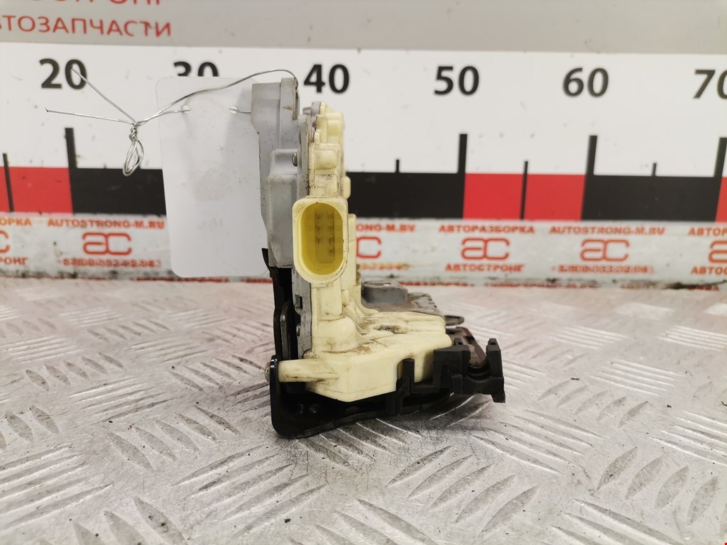 Замок двери задней левой VOLKSWAGEN Passat B6 2005-2011