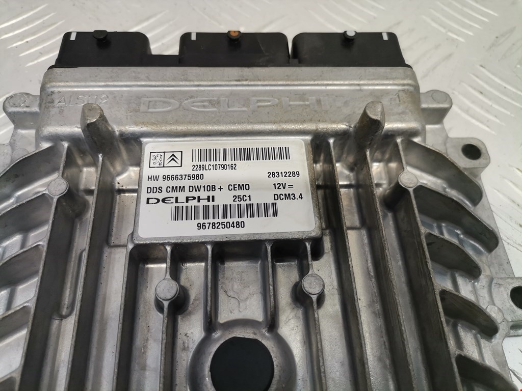 Блок управления двигателя (ЭБУ) PEUGEOT 508 2011-2018