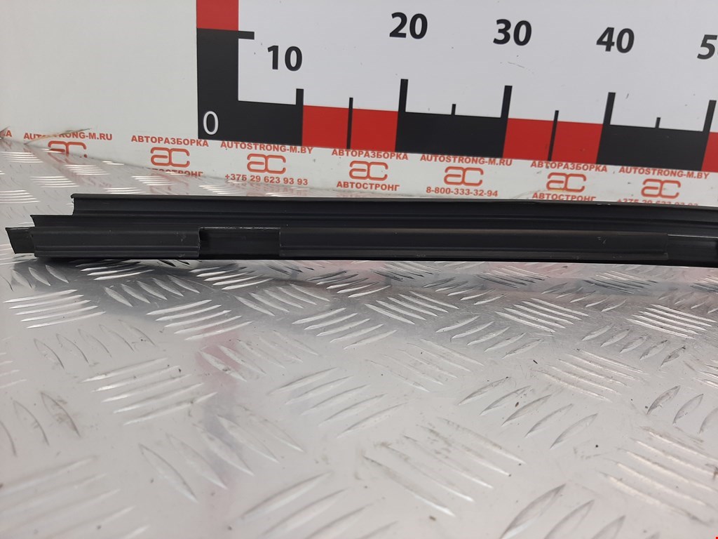 Уплотнитель (внутри) VOLKSWAGEN Passat B5 1997-2005