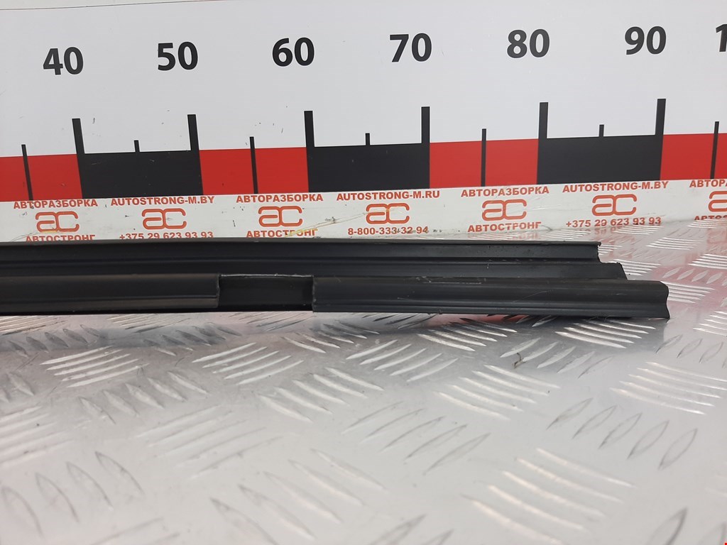 Уплотнитель (внутри) VOLKSWAGEN Passat B5 1997-2005