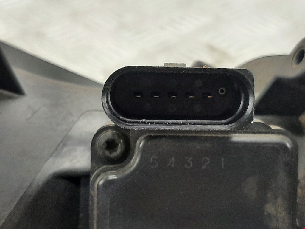 Расходомер воздуха (массметр, датчик ДМРВ) AUDI A8 D3 2003-2010