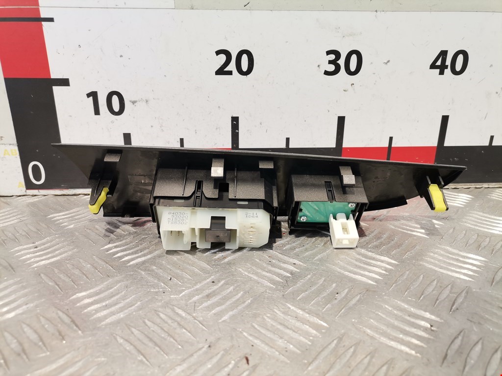 Кнопка стеклоподъемника LEXUS IS 2005-2013