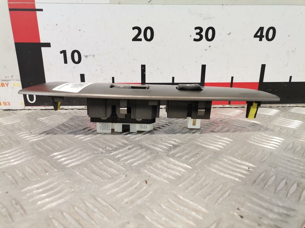 Кнопка стеклоподъемника LEXUS IS 2005-2013