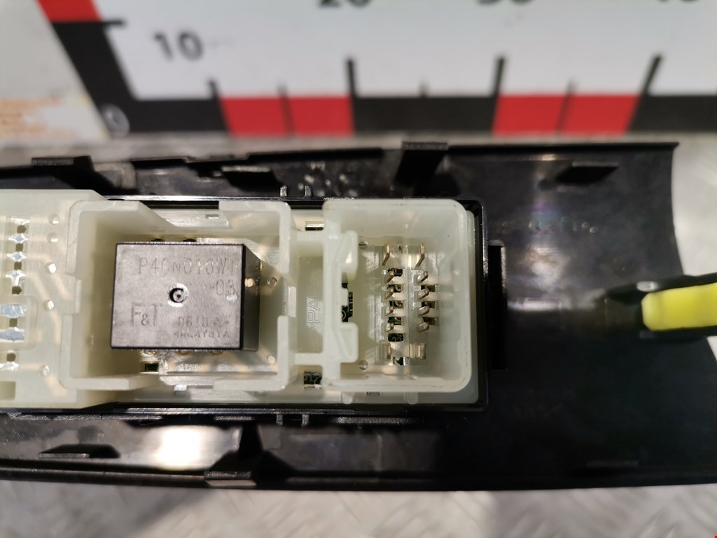 Кнопка стеклоподъемника LEXUS IS 2005-2013