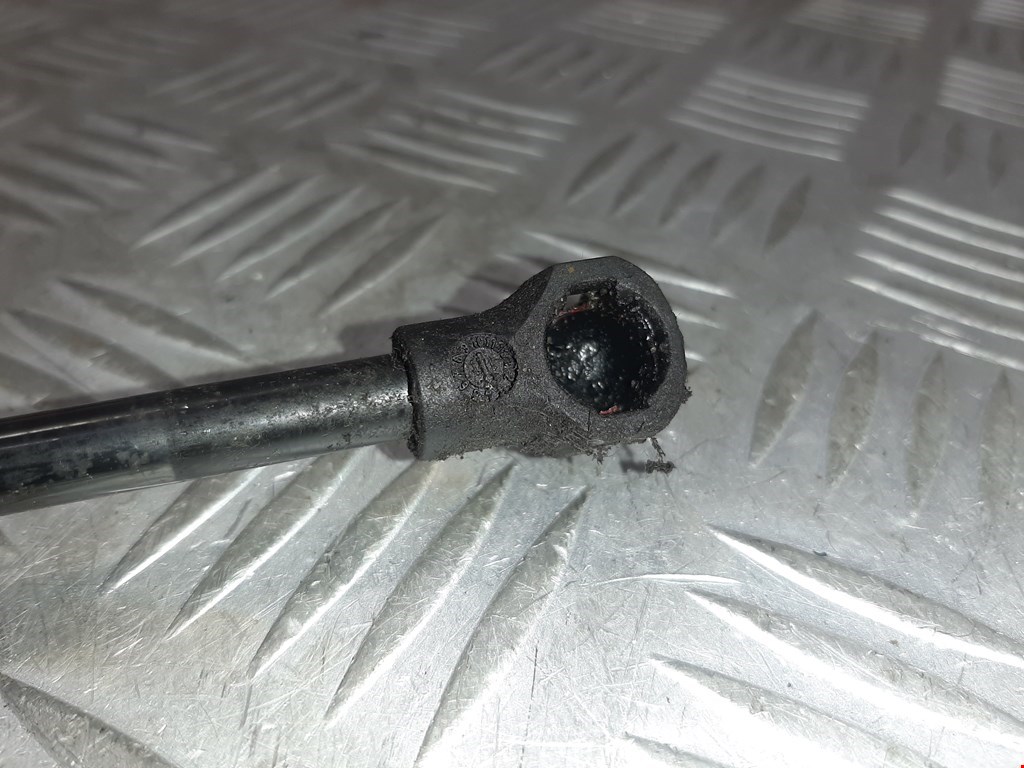 Амортизатор крышки (двери) багажника CITROEN DS3 2009-2015