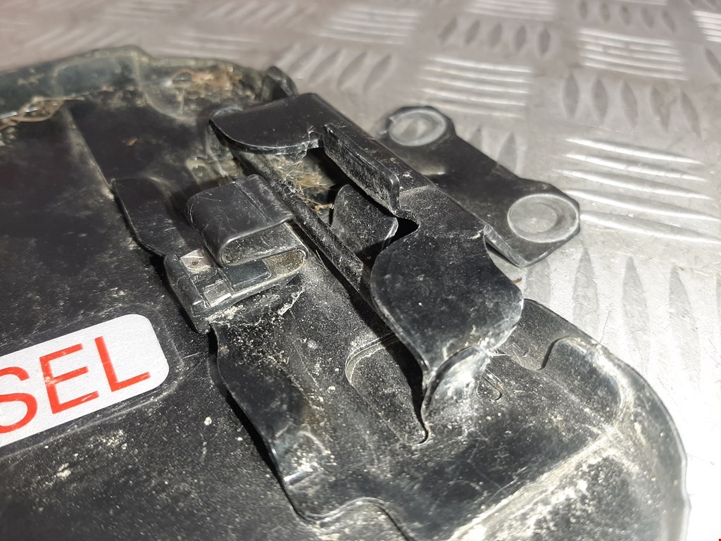 Лючок бензобака MITSUBISHI L200 K6,K7 1996-2006