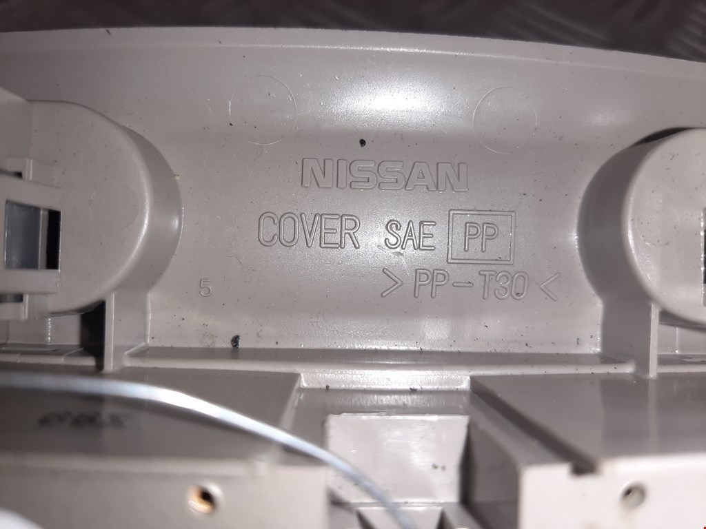 Плафон салонный (салона фонарь) NISSAN X-Trail T30 2000-2007