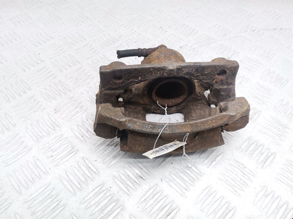 Суппорт передний левый TOYOTA Aygo AB10 2005-2014