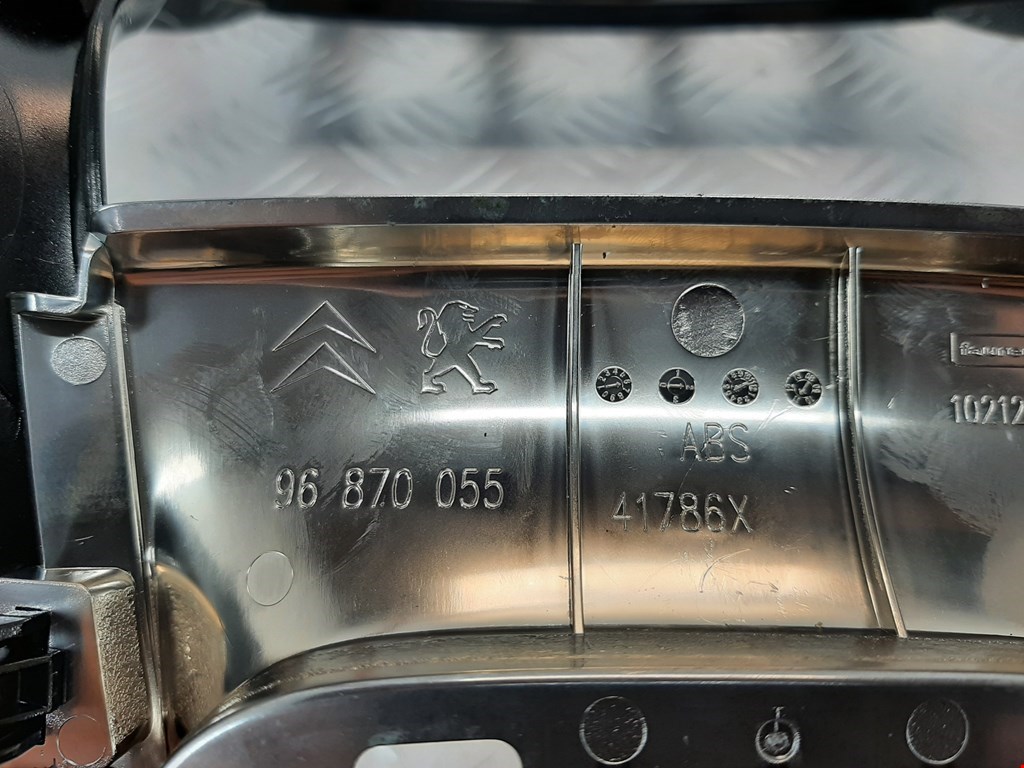 Накладка декоративная CITROEN DS3 2009-2015