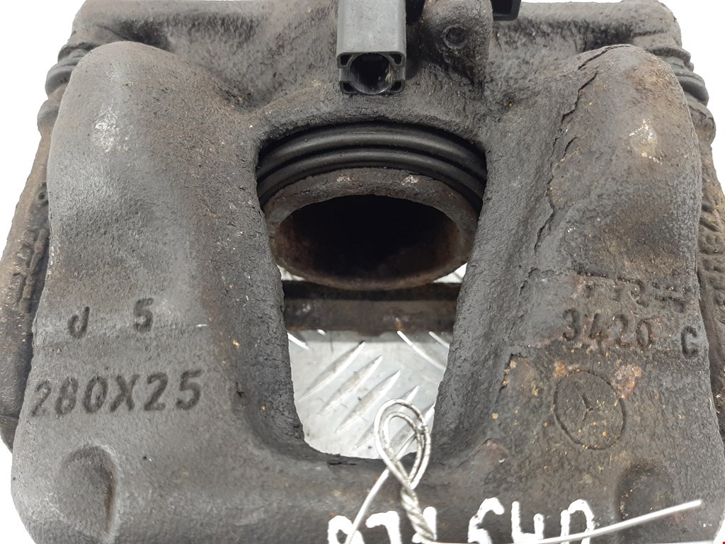 Суппорт передний правый MERCEDES-BENZ B-Class W246 2011-2018