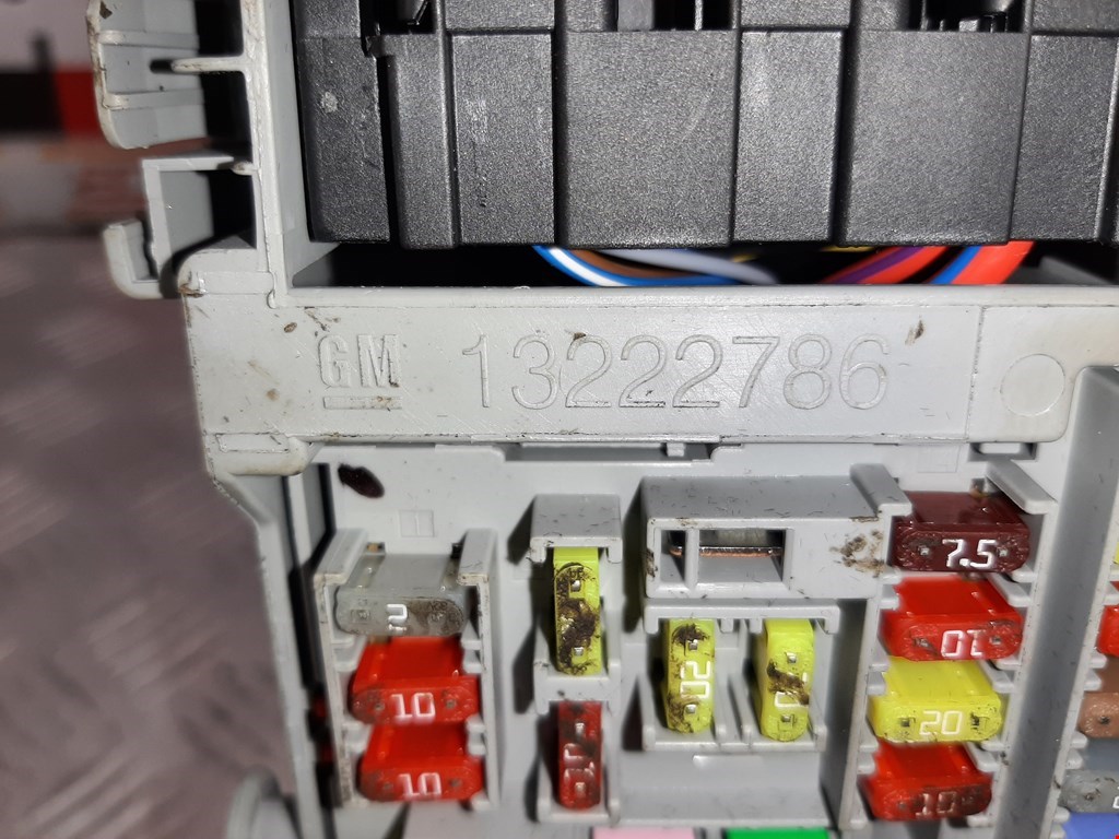 Датчик уровня в бачок омывателя OPEL Zafira C 2012-2019