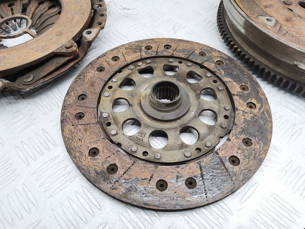 Маховик (демпфер сцепления) BMW 3er E90/E91 2005-2012