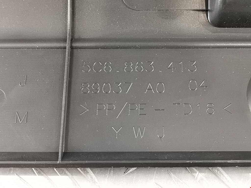 Шторка багажника (полка) VOLKSWAGEN Jetta VI 2011-2017