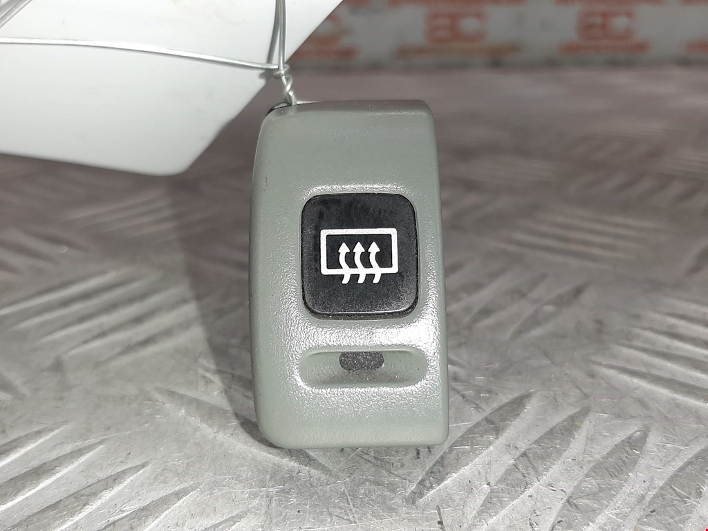 Кнопка подогрева (обогрева) заднего стекла Nissan Micra K11 (1992-2002)