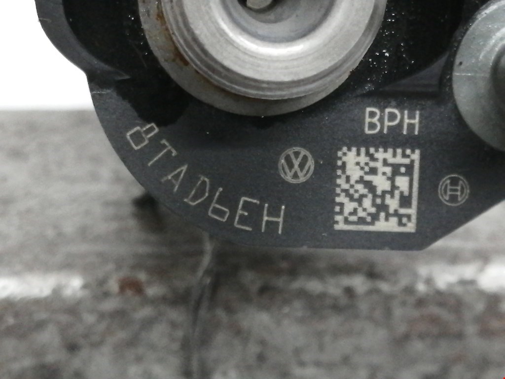 Форсунка дизельная электрическая VOLKSWAGEN Passat B6 2005-2011