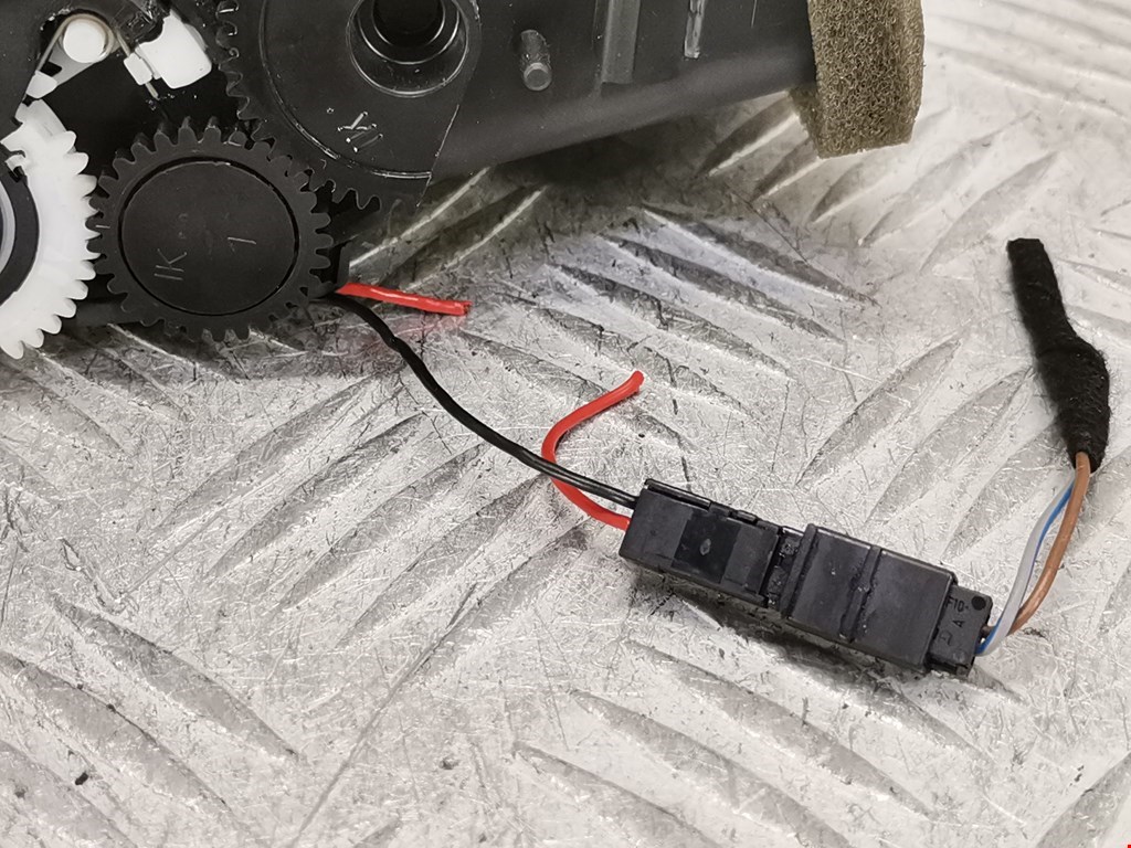 Дефлектор воздушный AUDI A8 D3 2003-2010