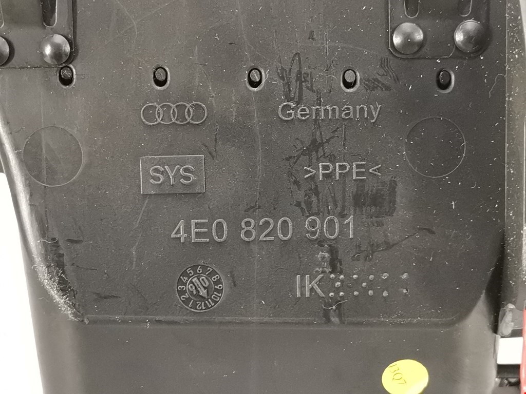 Дефлектор воздушный AUDI A8 D3 2003-2010