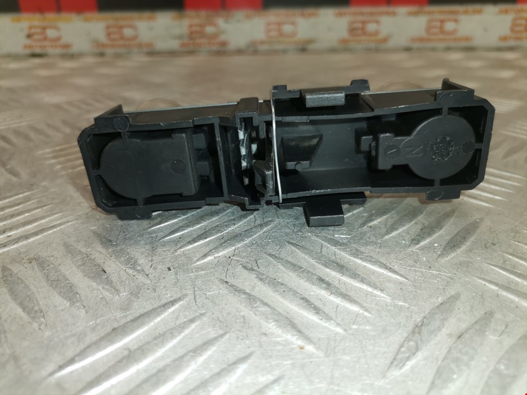 Фонарь задний левый RENAULT Safrane 1992-2000