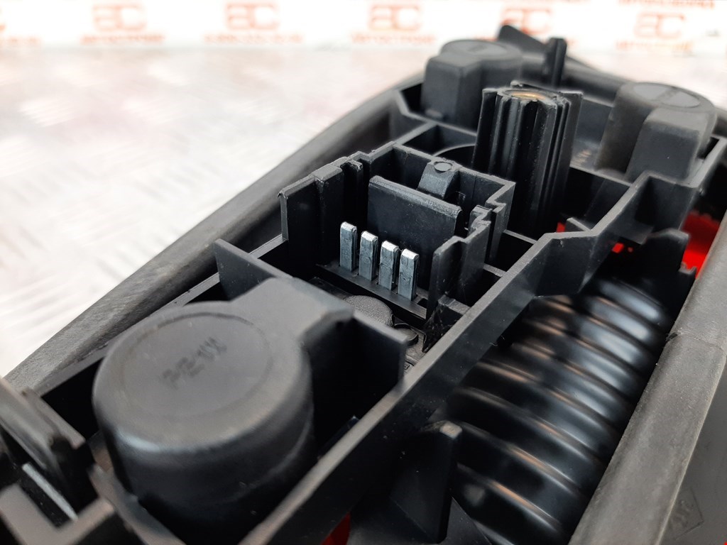 Фонарь задний внутренний левый RENAULT Laguna 2001-2007