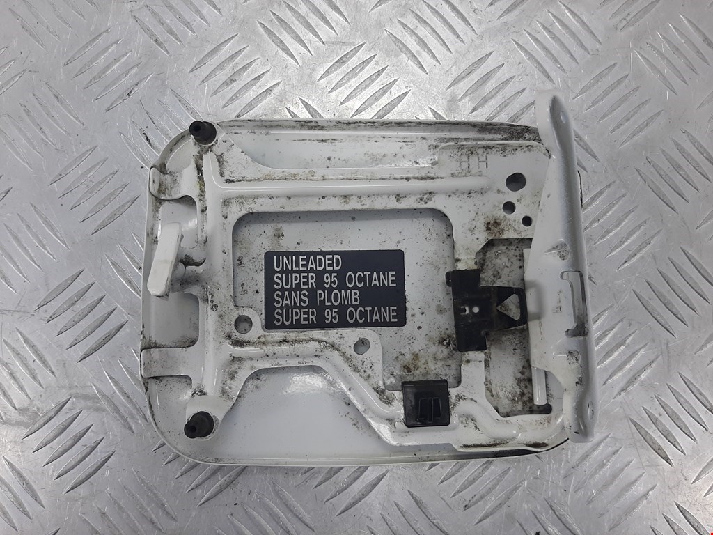 Лючок бензобака NISSAN Micra K13 2010-2017