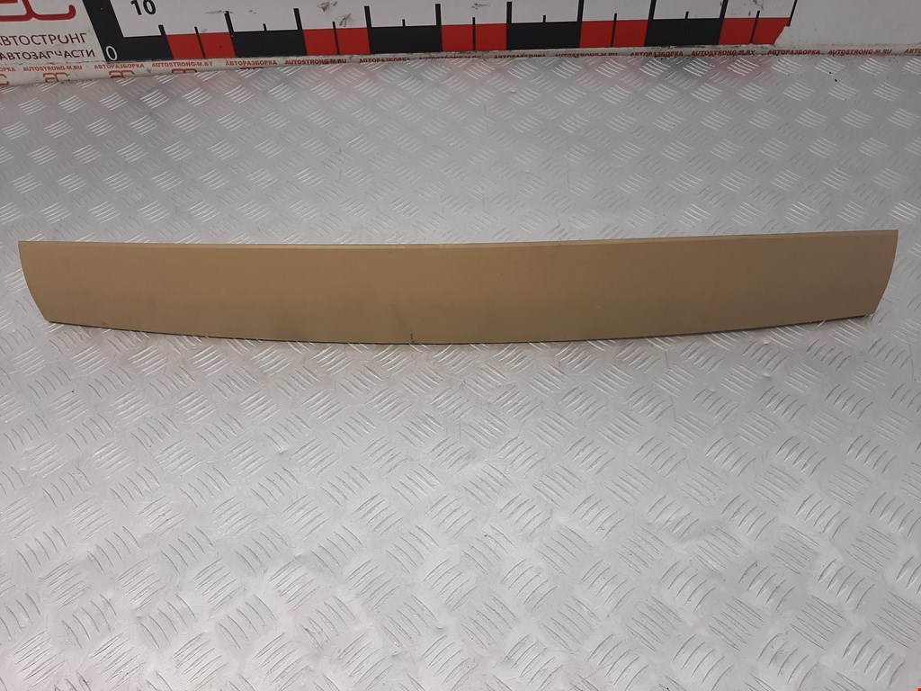 Обшивка крышки багажника VOLKSWAGEN Touareg 2002-2010