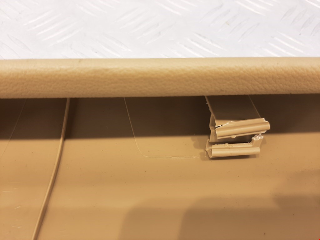 Обшивка крышки багажника VOLKSWAGEN Touareg 2002-2010