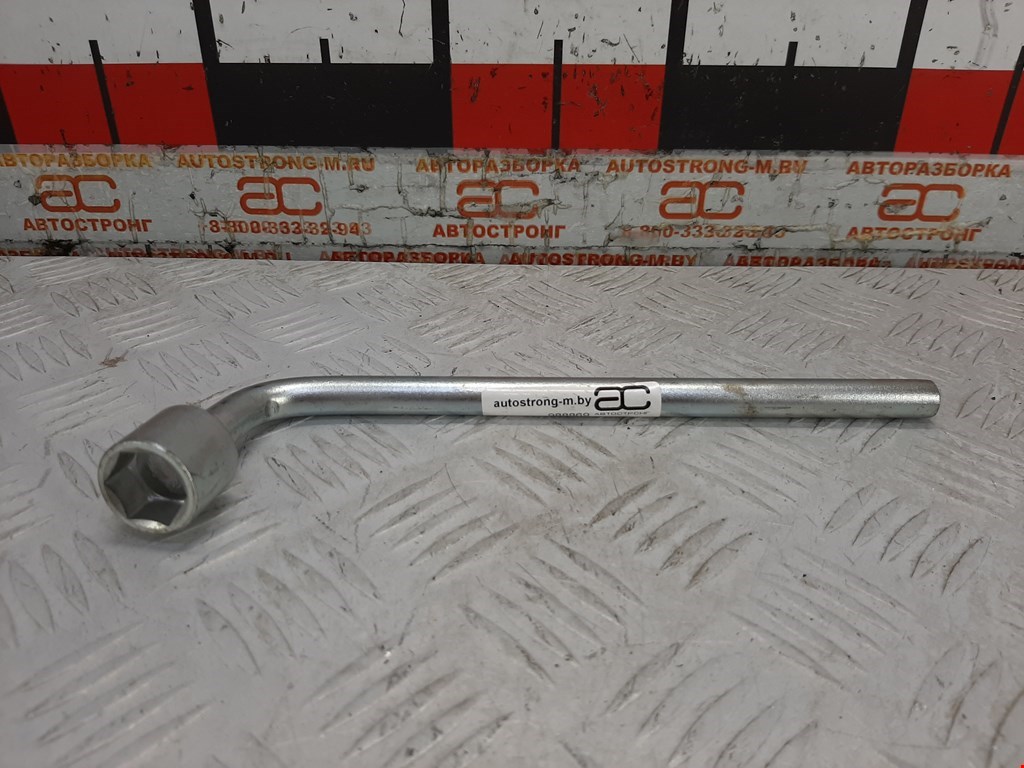 Ключ балонный SUBARU Outback 2009-2014