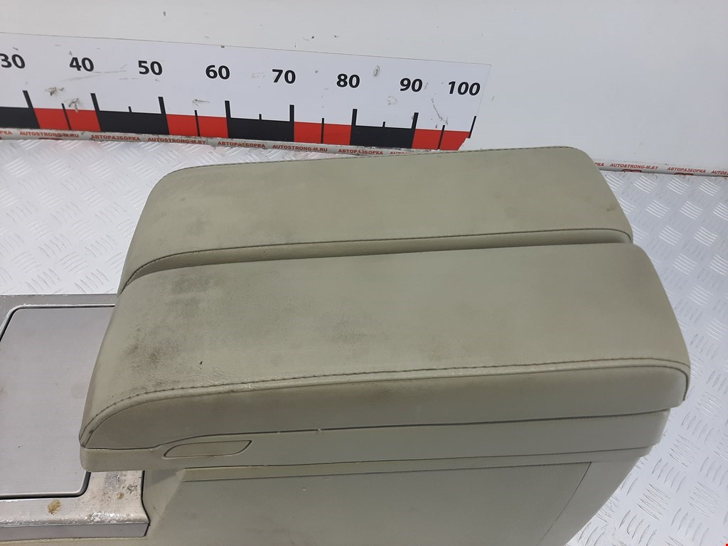 Подлокотник в салон INFINITI FX/ QX70 2002-2008