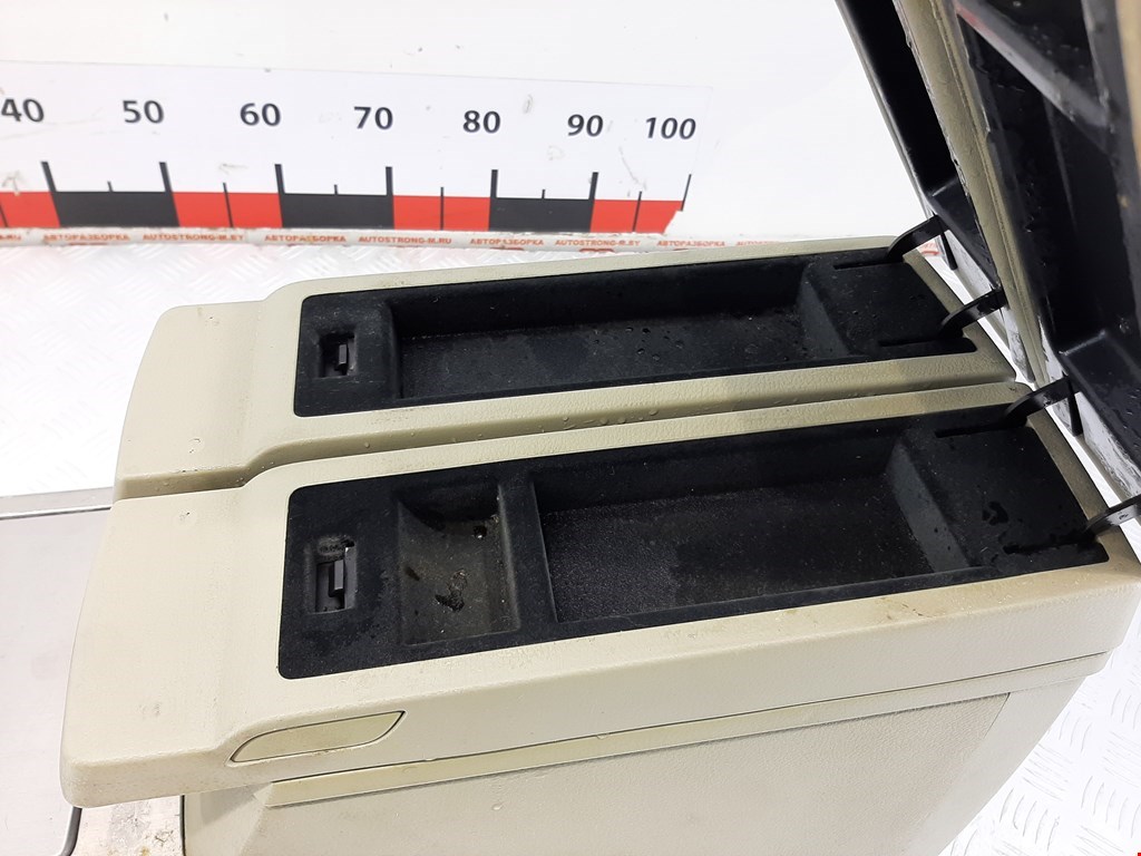 Подлокотник в салон INFINITI FX/ QX70 2002-2008