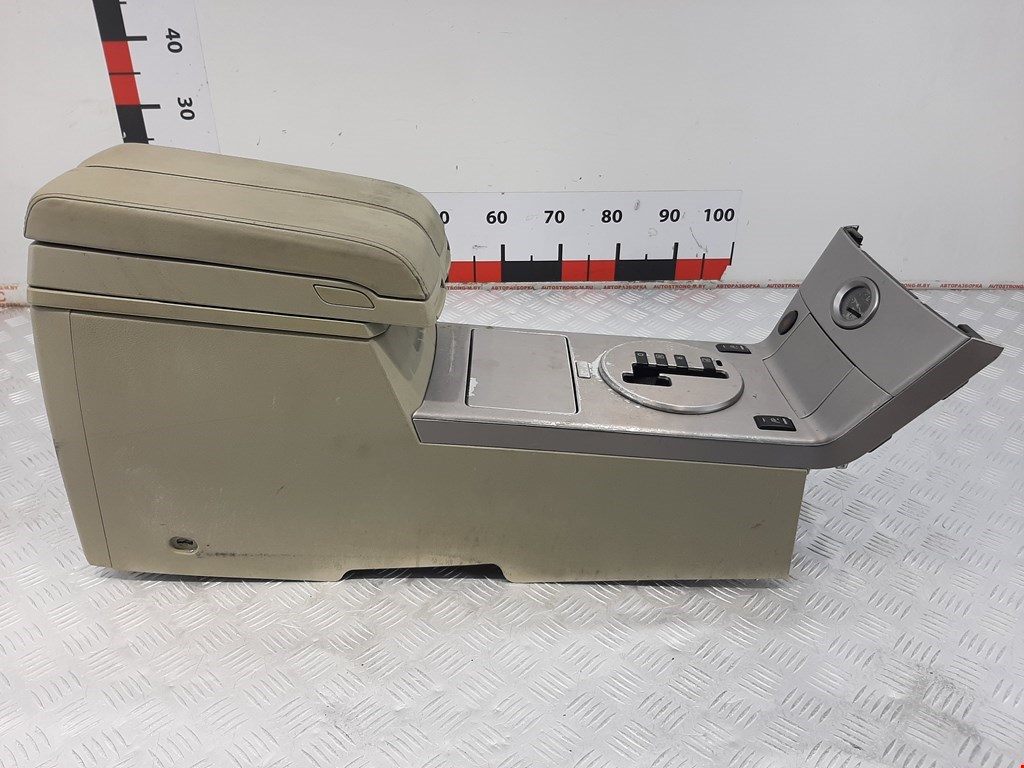 Подлокотник в салон INFINITI FX/ QX70 2002-2008