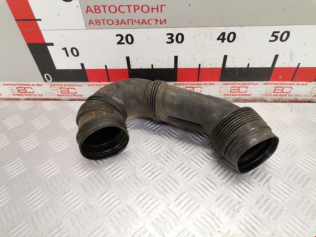 Патрубок воздушного фильтра VOLKSWAGEN Touareg 2002-2010