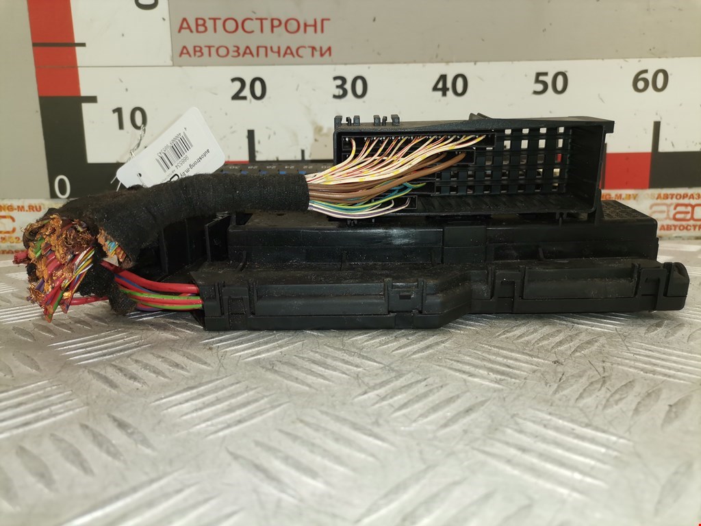 Датчик уровня в бачок омывателя BMW X3 E83 2003-2010