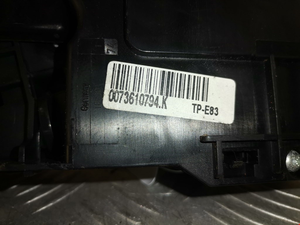 Датчик уровня в бачок омывателя BMW X3 E83 2003-2010