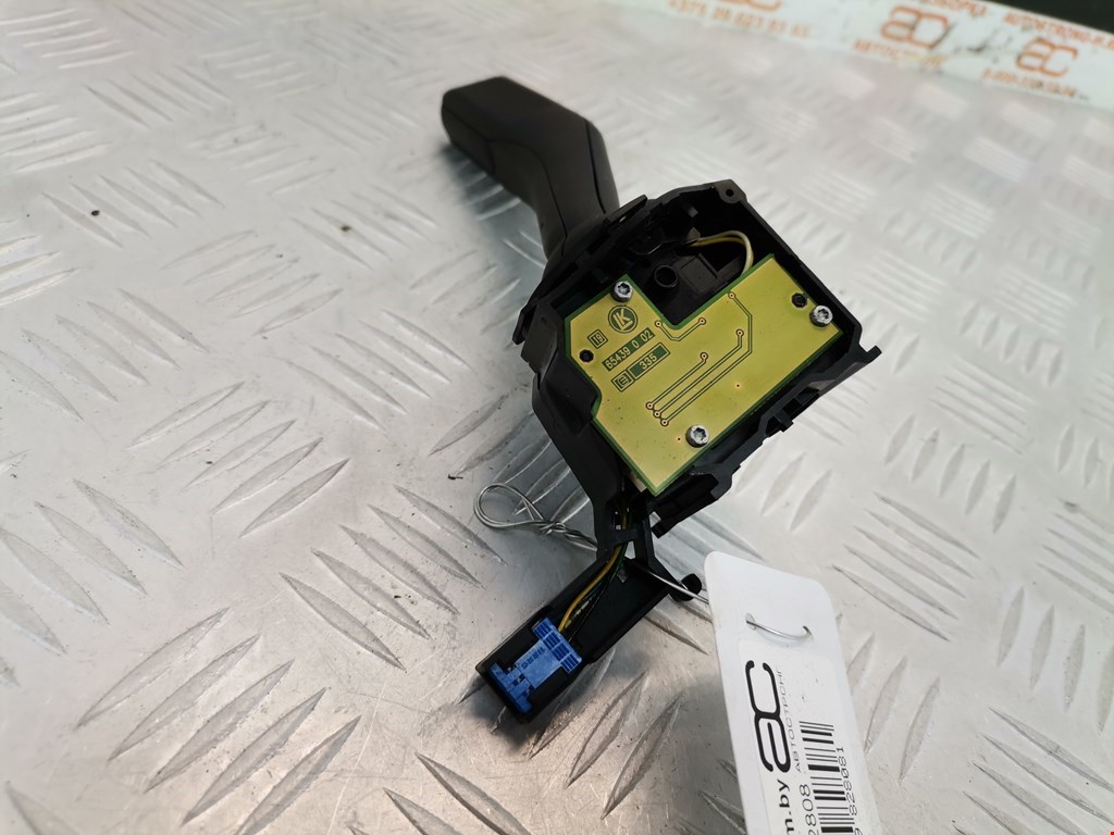 Переключатель стеклоочистителя VOLKSWAGEN Golf V 2003-2009