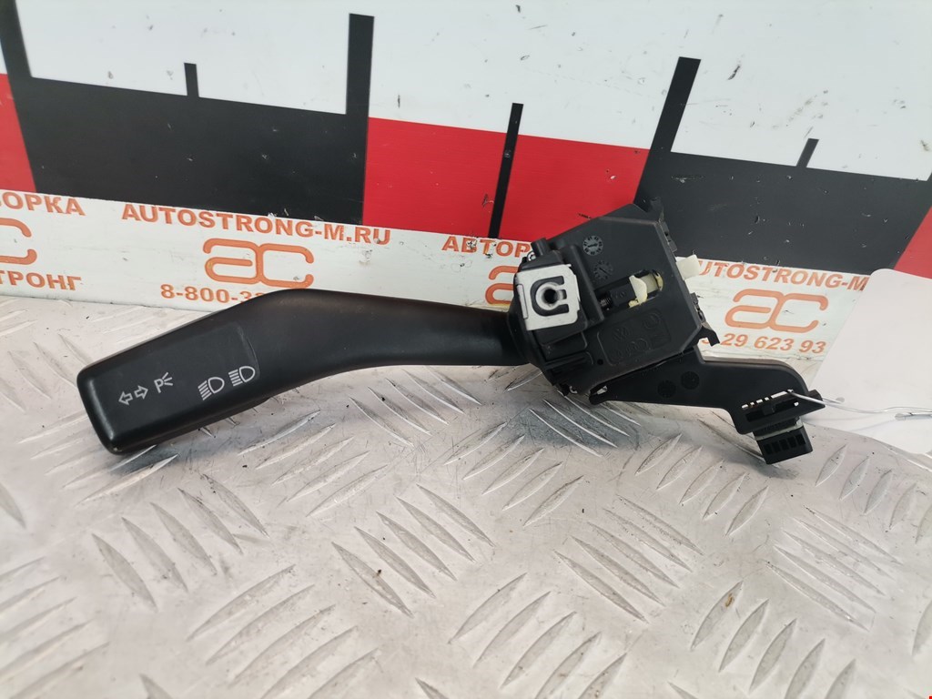 Переключатель поворотов (ближний дальний свет) Volkswagen Golf 5 (2003-2008)