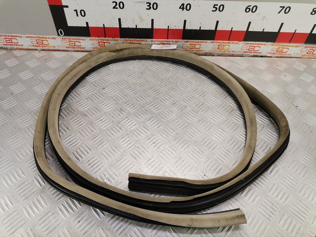 Уплотнитель двери DODGE Charger LX 2005-2010