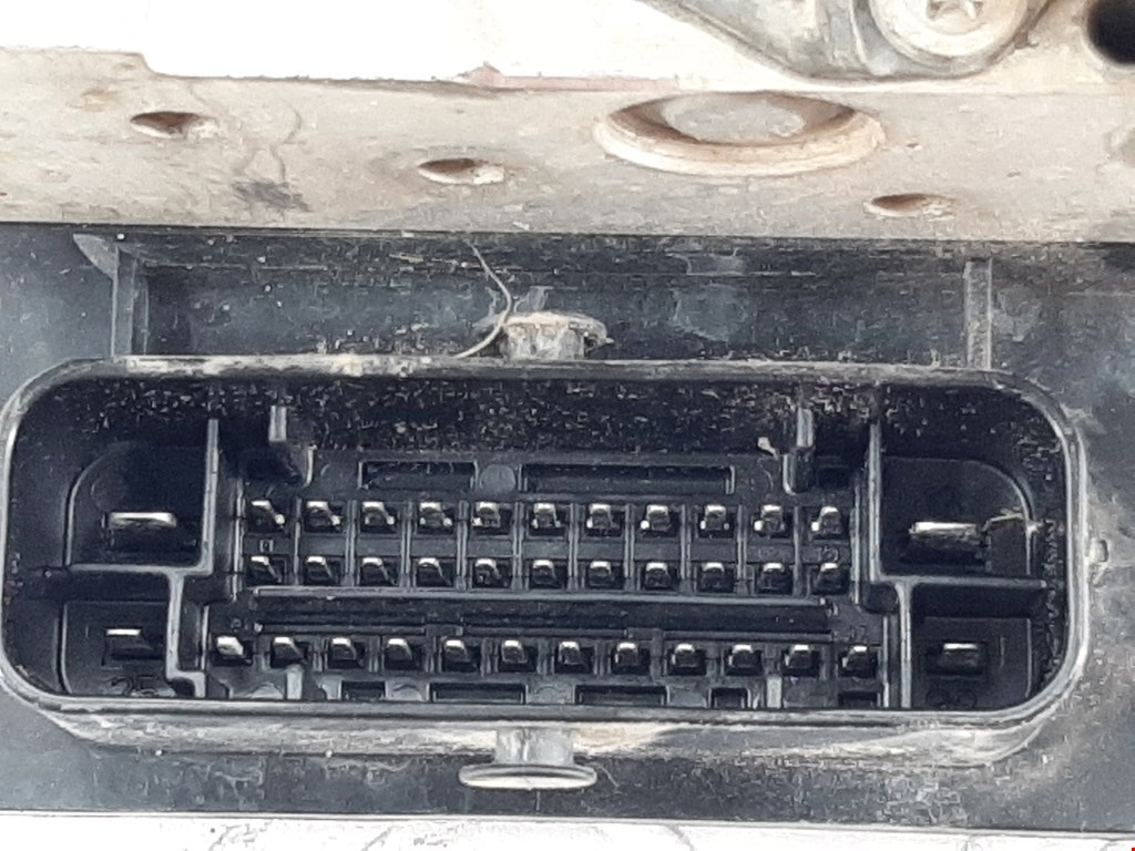 Блок ABS (насос) HYUNDAI Sonata VI YF 2009-2014
