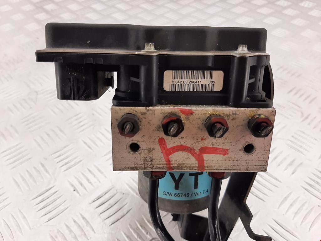 Блок ABS (насос) HYUNDAI Sonata VI YF 2009-2014