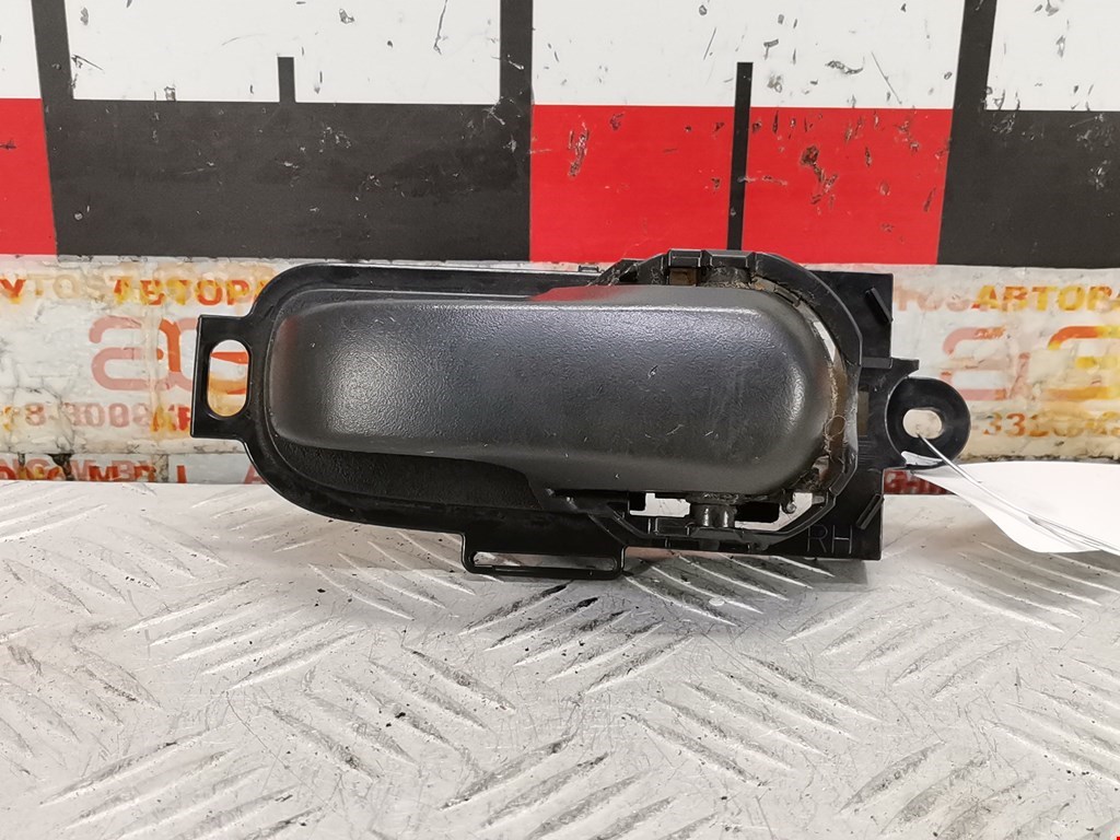 Ручка дверная передняя внутренняя правая NISSAN Tiida C11 2004-2014