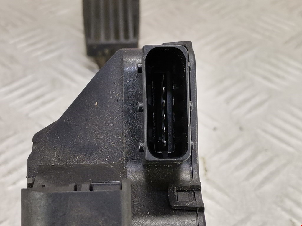 Педаль газа FIAT Grande Punto 2005-2009