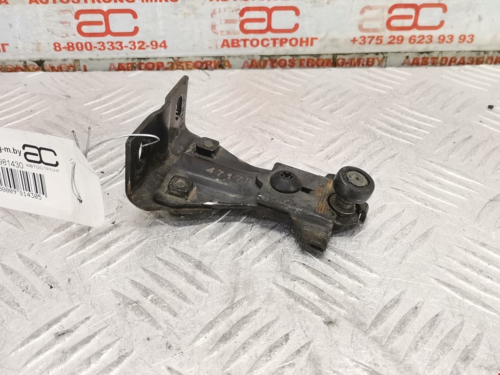 Ролик двери сдвижной (левый/правый средний верхний/нижний) CHRYSLER Voyager III GS 1995-2000