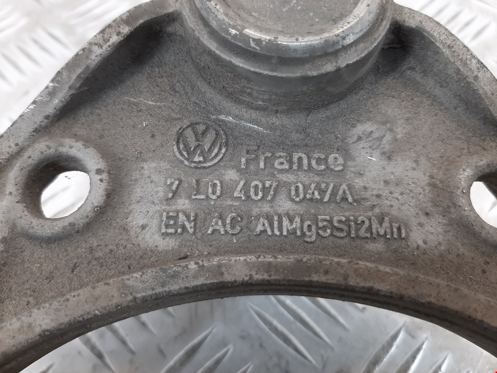 Рычаг передний левый VOLKSWAGEN Touareg 2002-2010